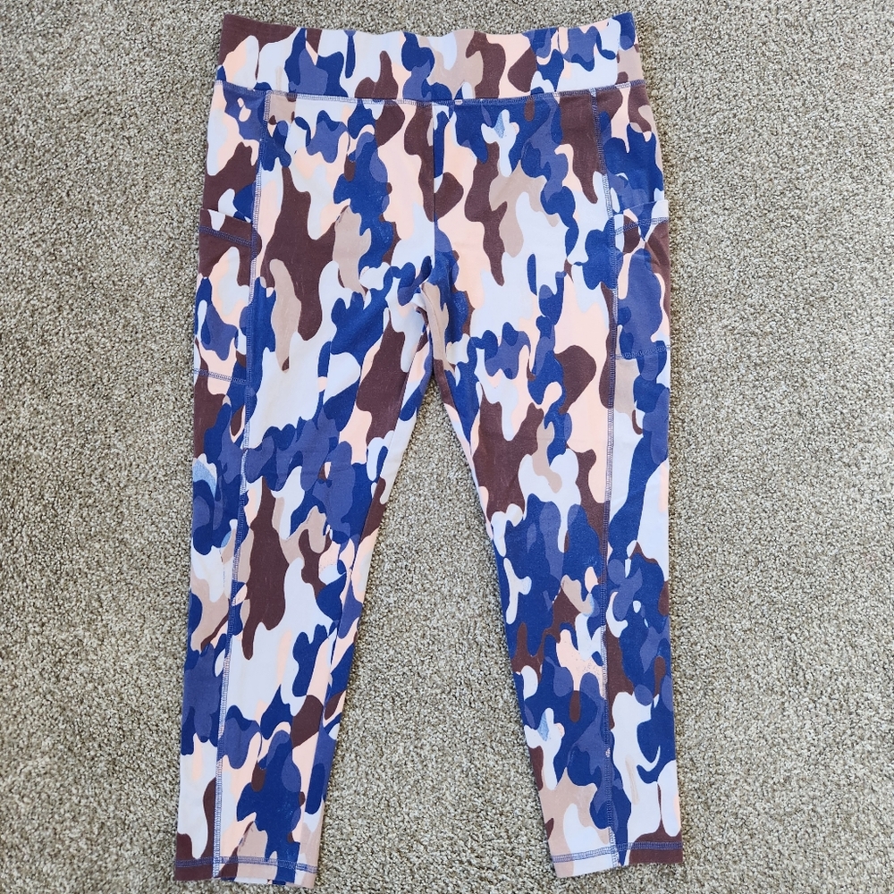 LIKE NEW LOGO Layers by Lori Goldstein Petite Printed Crop Leggings with Pockets